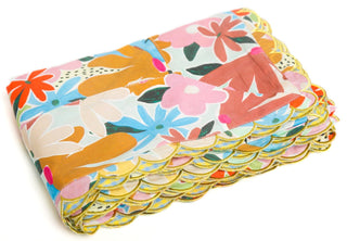 PINK DAISIES TABLE CLOTH - CELIA B